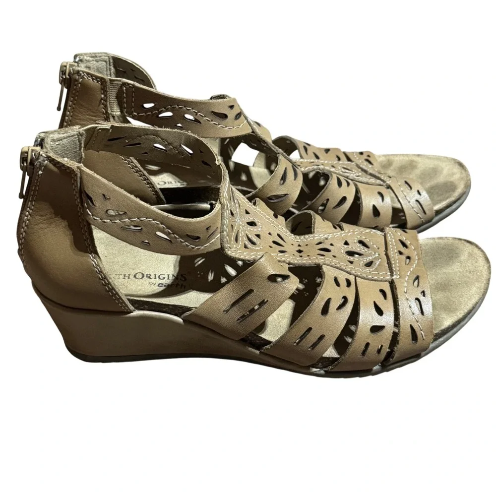 Earth Origins Ruby Women's Tan Leather Cutout Wedge Sandals Back Zip Size 8.5